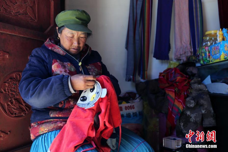 「東方女児國」の祖母屋に住む「祖母」たち