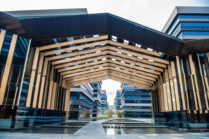 上海虹橋輸入商品展示取引センター。（虹橋商務(wù)區(qū)管理委員會(huì)提供）