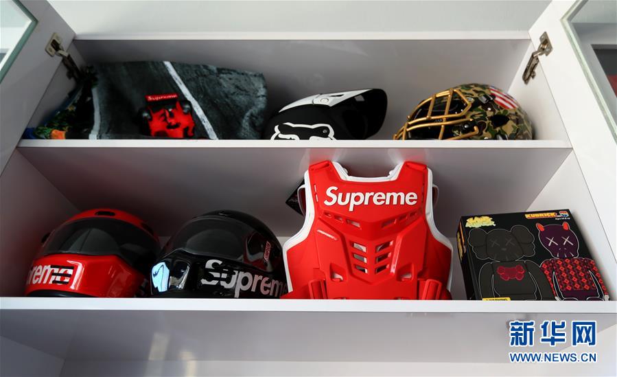 米ロサンゼルスで流行ブランドショップを開店させた中國人青年