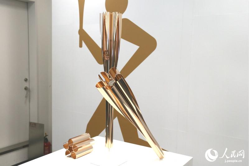 東京2020聖火リレー記者発表會(huì)開(kāi)催　トーチとエンブレムを発表