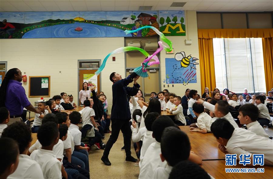 福建?布袋劇の伝承者が米國で民間交流