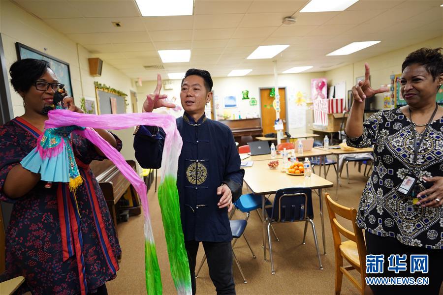 福建?布袋劇の伝承者が米國(guó)で民間交流