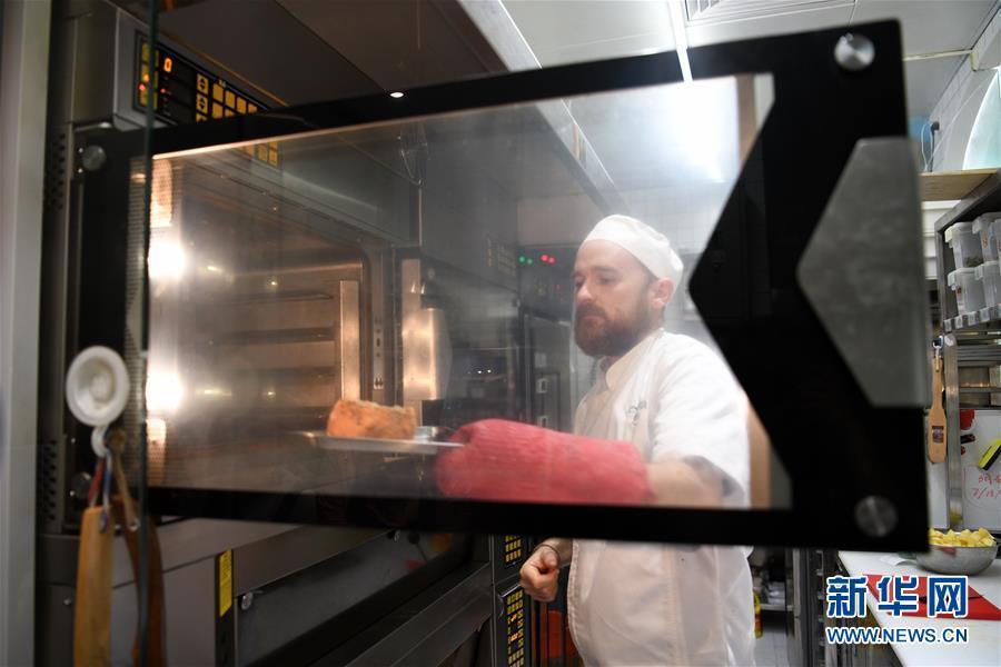 フランスからやって來たパン職人と中國(guó)の縁