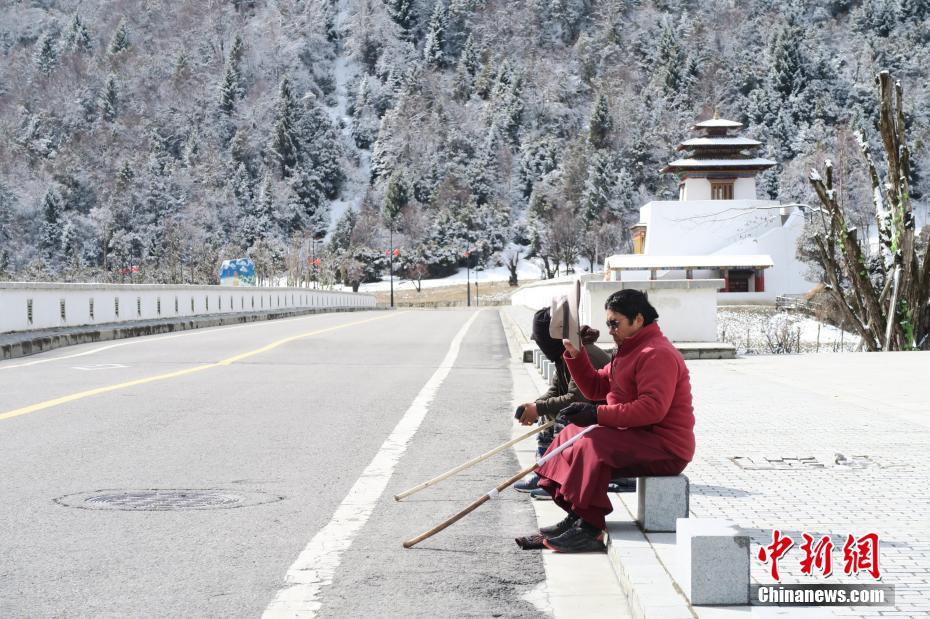 チベット自治區(qū)ニンティ魯朗國際観光村、開業(yè)2年で観光客數(shù)100萬人以上に