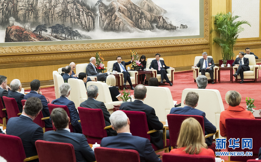 李克強総理が中國発展ハイレベルフォーラムの出席者と會見