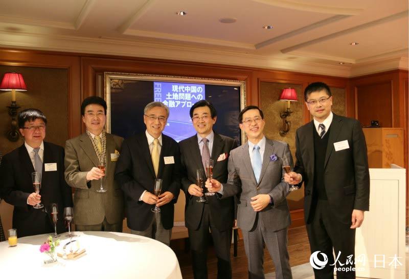 中國の農(nóng)業(yè)問題や経済社會(huì)を紹介する蒲堅(jiān)の「解放土地」日本語版刊行