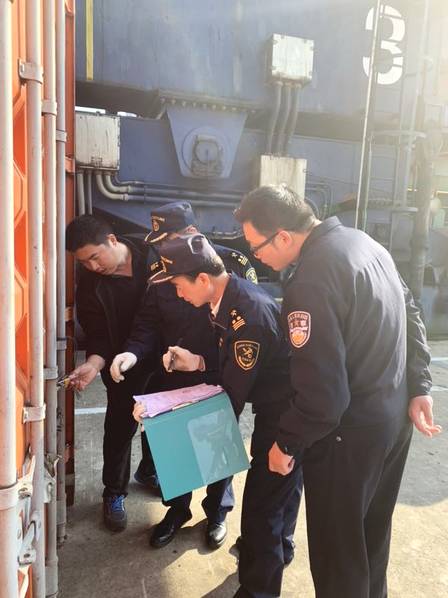 韓國から送られた「ゴミ」243.7トンを全て「返品」