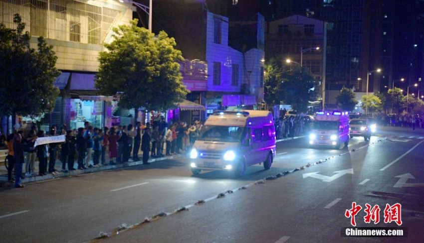 涼山森林火災(zāi)犠牲者の遺體が西昌に到著。