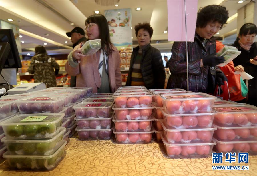 とどまることを知らない「青団」人気、上海老舗の人気商品に迫る