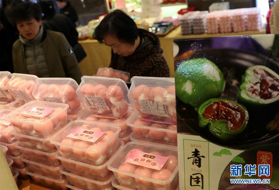 とどまることを知らない「青団」人気、上海老舗の人気商品に迫る