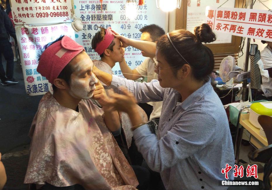 伝統(tǒng)的な美容術(shù)「挽臉」が臺(tái)灣地區(qū)で人気再燃