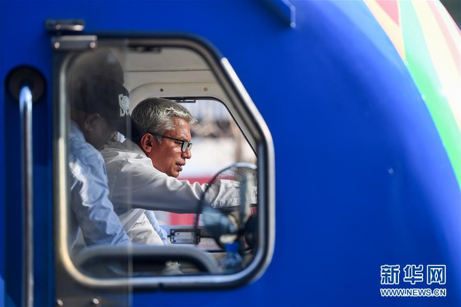 中國企業(yè)が建設請け負うスリランカ南部の鉄道プロジェクトが開通式