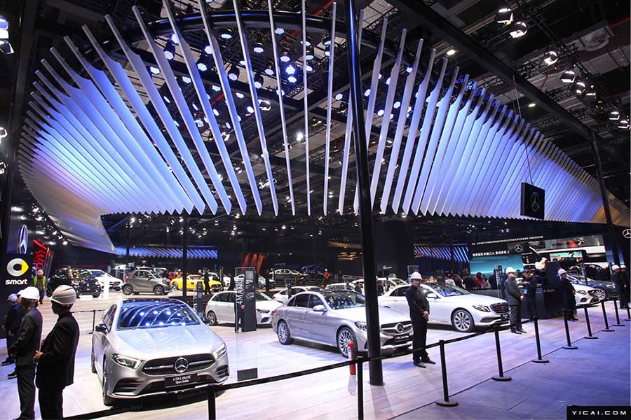 上海モーターショー　各展示ブースが急ピッチで準(zhǔn)備進(jìn)行中