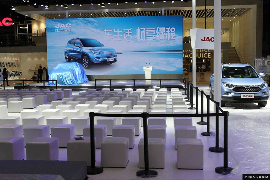 上海モーターショー　各展示ブースが急ピッチで準(zhǔn)備進(jìn)行中