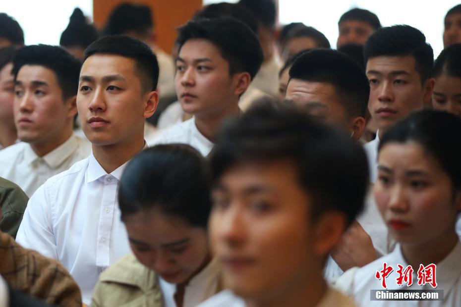 青空への夢(mèng)追い求め、美男美女が南京に集結(jié)