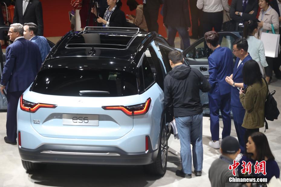 各自動車メーカーの革新の成果目の當(dāng)たりに　上海モーターショー開幕初日