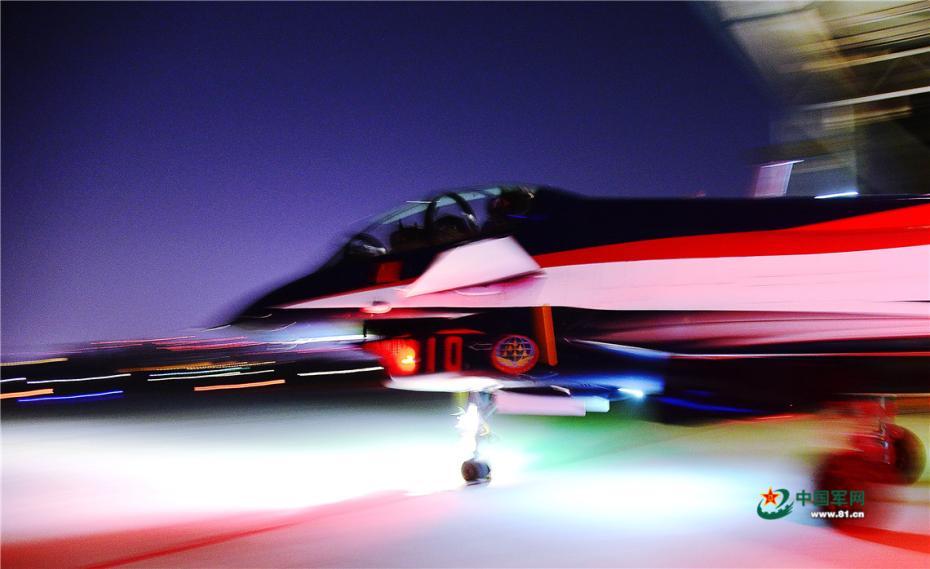 「國家」を代表して中國の空を舞う曲技飛行隊?八一飛行表演隊