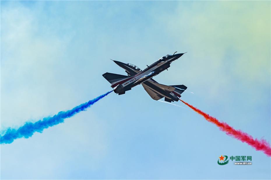 「國家」を代表して中國の空を舞う曲技飛行隊(duì)?八一飛行表演隊(duì)