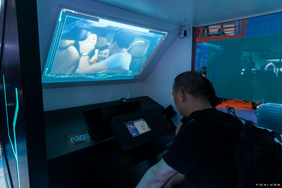 上海モーターショー　アリババがAI制御運(yùn)転席で出展