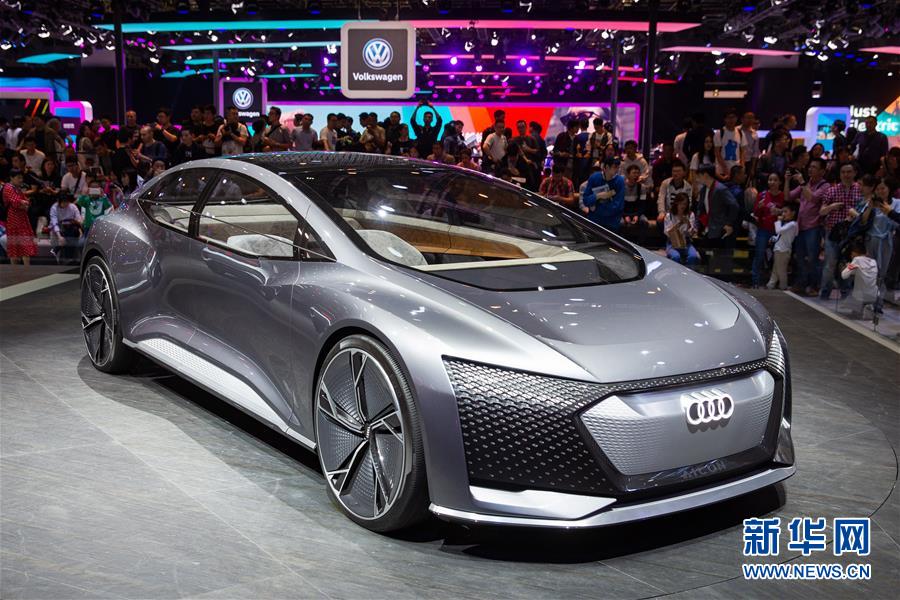 上海モーターショー　初の週末に大勢(shì)の來場(chǎng)者