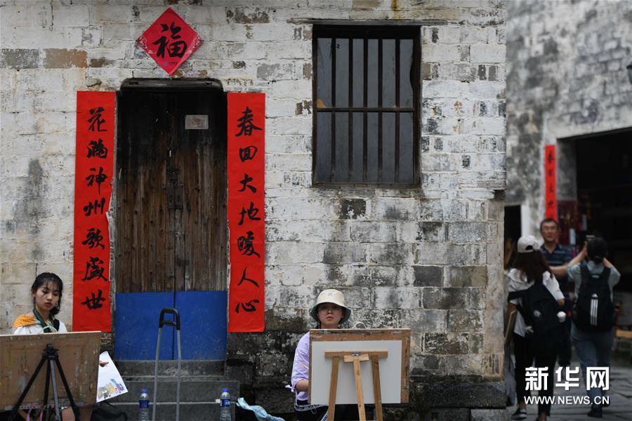 安徽省の古い村落、寫生のベストシーズンに