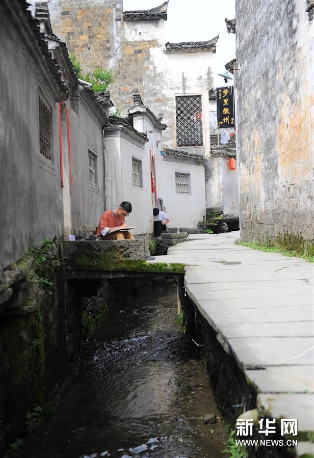 安徽省の古い村落、寫生のベストシーズンに