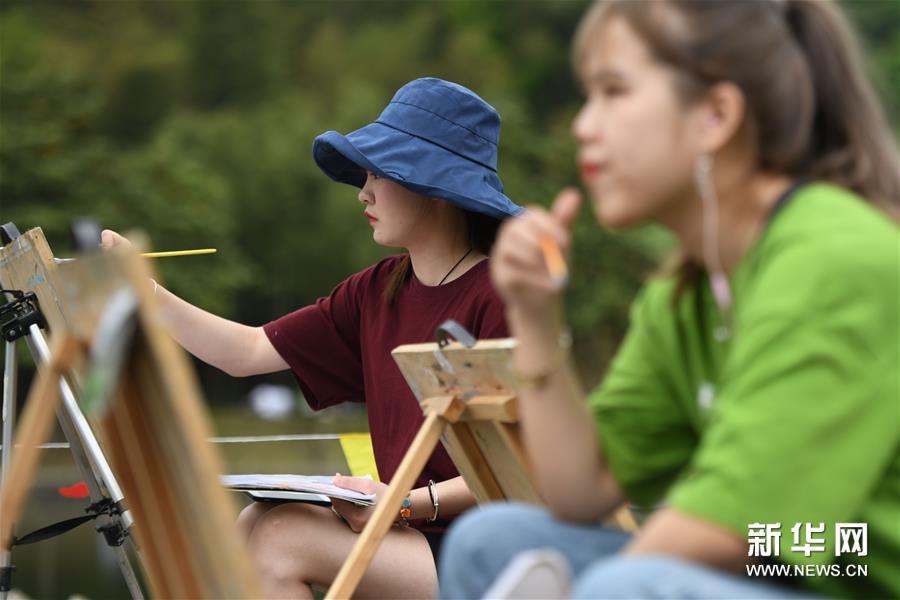 安徽省の古い村落、寫(xiě)生のベストシーズンに