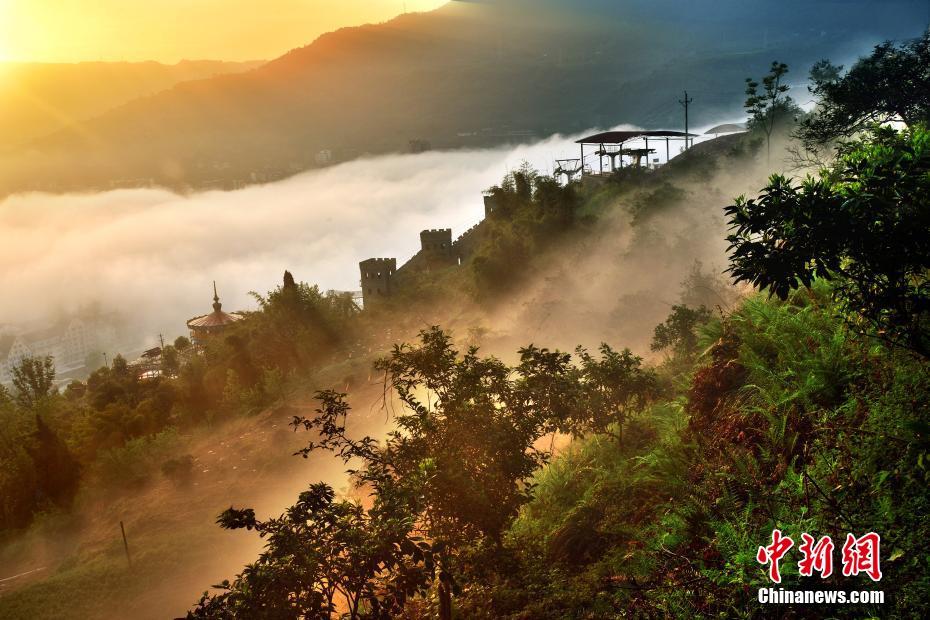 絶景広がる！重慶沿江小鎮(zhèn)の自然織りなす風(fēng)景