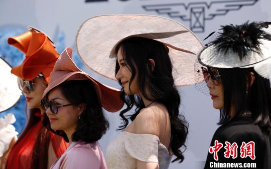 競技場に集まった美しい「花々」たち　上海グローバル馬術(shù)チャンピオンズ?ツアー