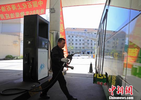 上海の路線バス、下水油を混合したバイオディーゼルを使用開始