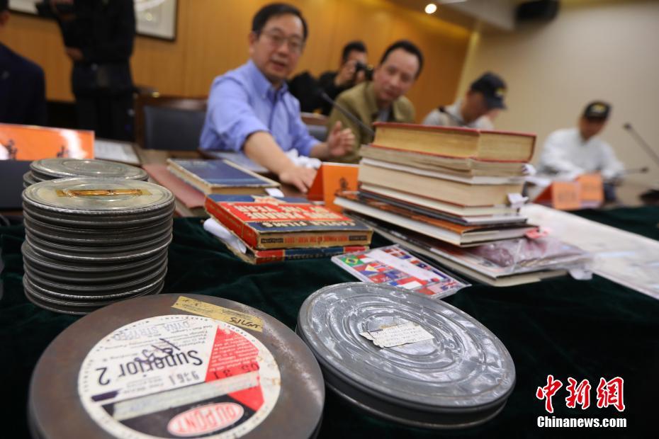 米國(guó)籍華人が中國(guó)侵略日本軍南京大虐殺遭難同胞紀(jì)念館に資料を寄付