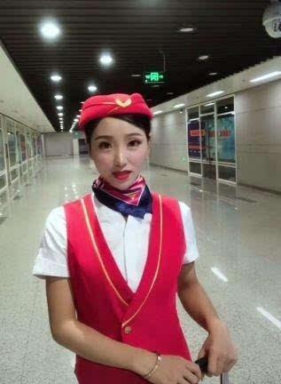 「醜すぎるキャビンアテンダント」の激変ぶりがネットで話題に　中國(guó)