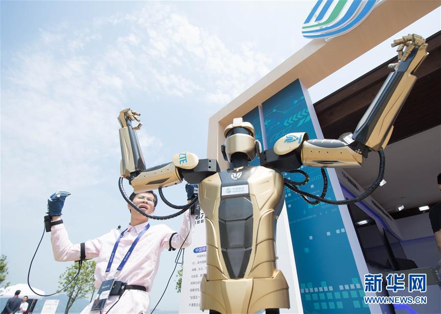 料理に習字も！第6回中國ロボットサミットが開幕
