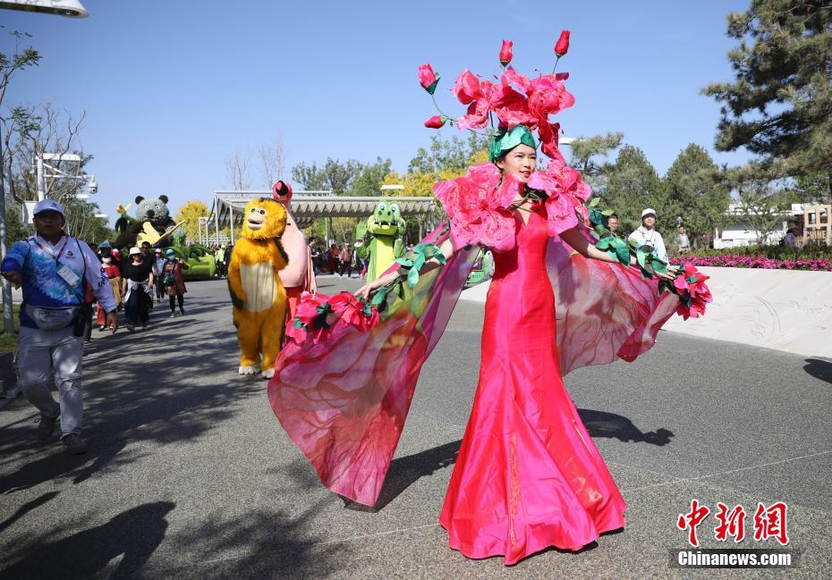 大盛況！美しい展示物いっぱいの北京世界園蕓博覧會