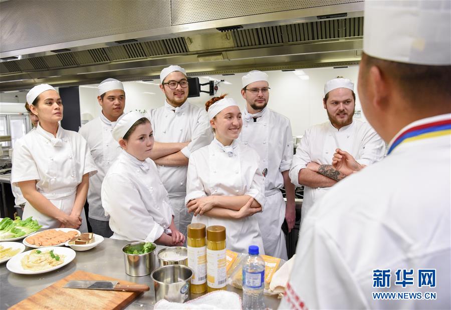 重慶のシェフがNZの専門(mén)學(xué)校の學(xué)生にノウハウを伝授