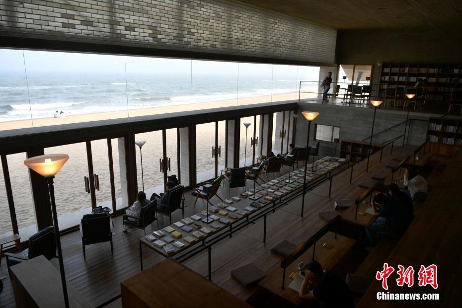 河北省の「世界で最も孤獨(dú)な図書館」が人気観光スポットに