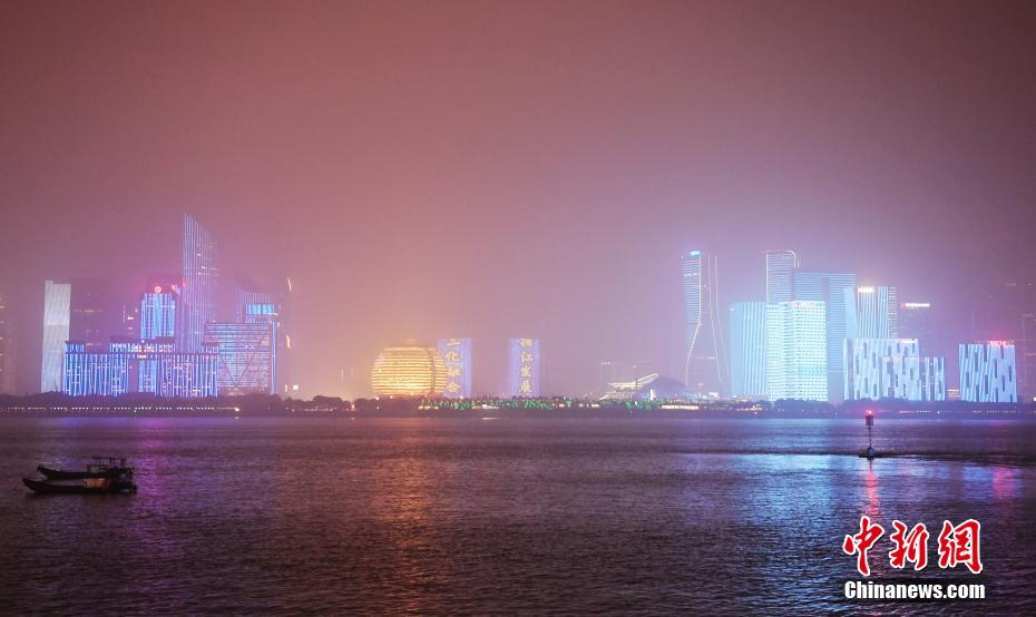 浙江省杭州市でアジアグルメフェスティバルのライトアップショー