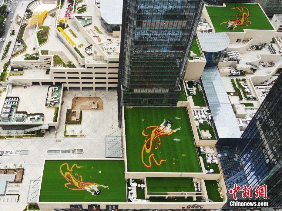 蘭州のビルの屋上に強(qiáng)大な「天女」の絵