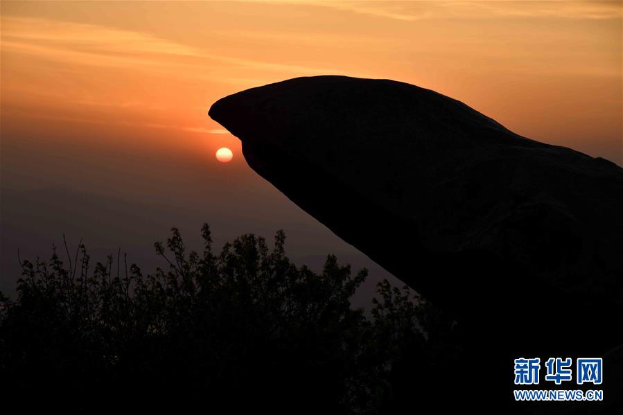 絵のように美しい初夏の泰山　山東省