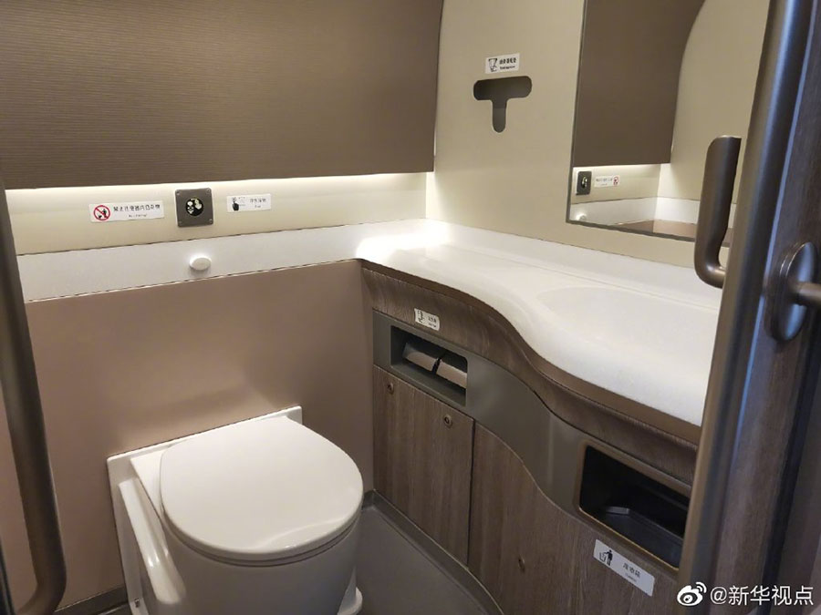 中國製高速リニアのテスト車両がラインオフ　時速600km