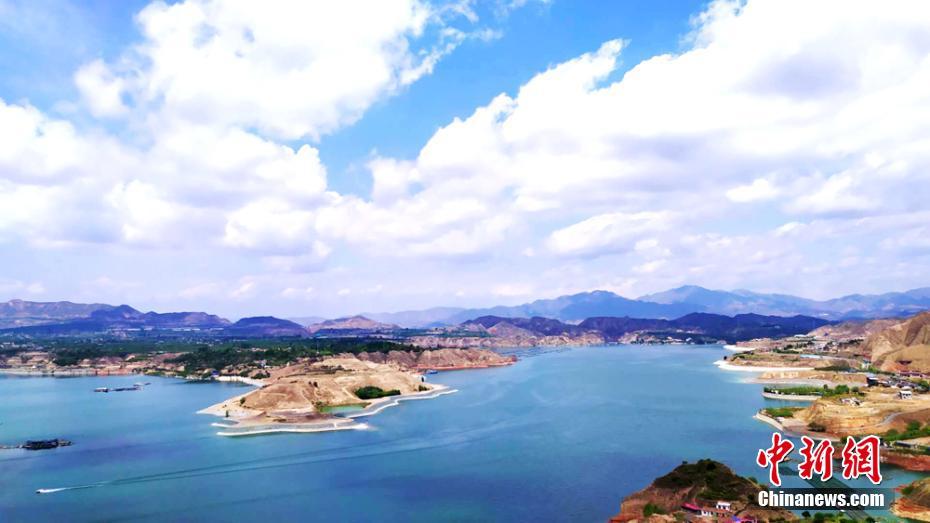 紺碧のさざ波広がる甘粛黃河三峽の夏