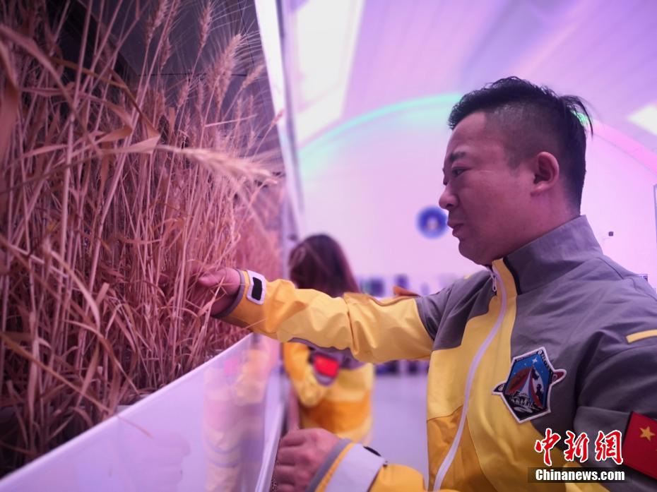 「火星1號(hào)基地」でリアルな火星環(huán)境をシミュレーション體験　甘粛省