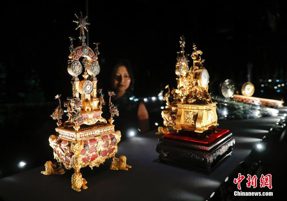 故宮で開(kāi)幕した特別展「有界之外：カルティエ·故宮博物院の技法と修復(fù)」（撮影?杜洋）。 