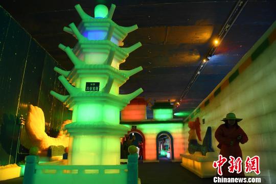 重慶、4日は猛暑日の予報(bào)　市民は「氷の世界」で避暑