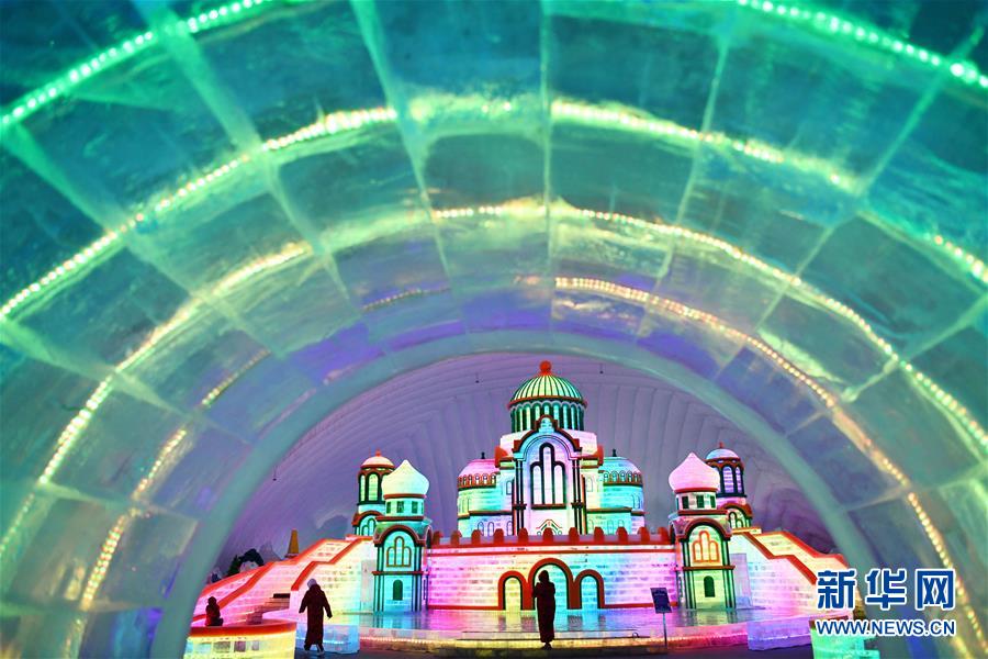 室內(nèi)版「ハルビン氷祭り」がオープン　童話のような世界