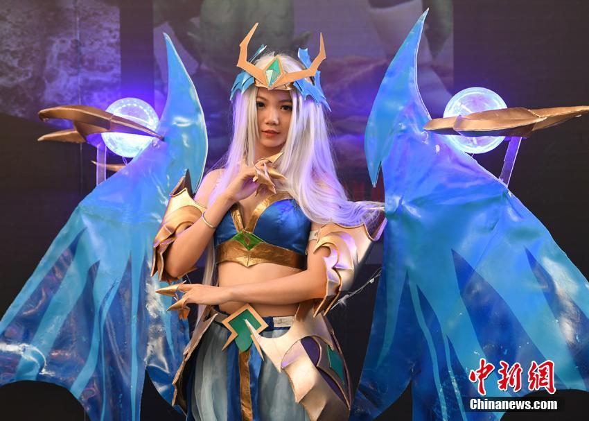 長春國際アニメ漫畫蕓術博にコスプレイヤーが大集合 吉林省