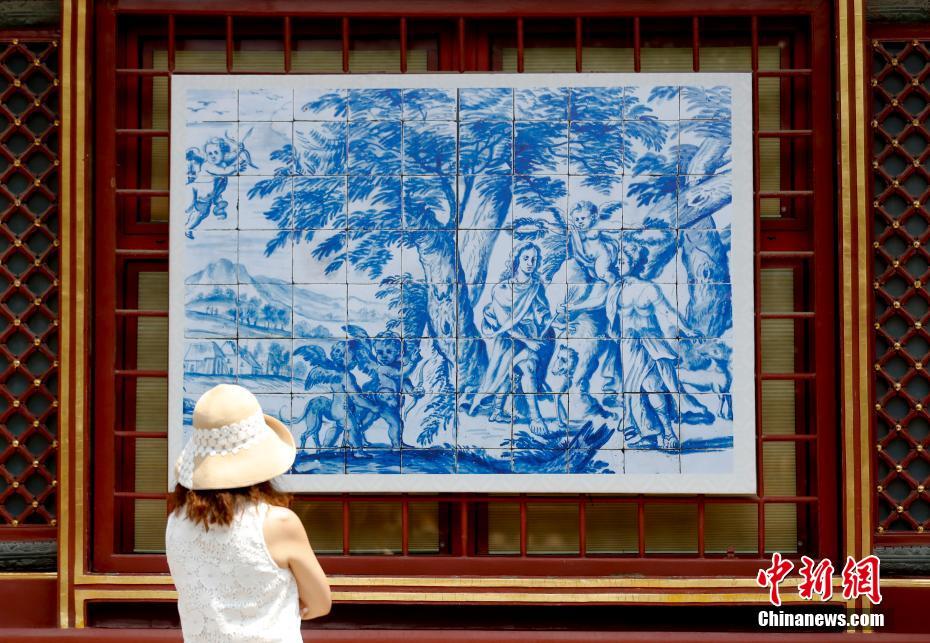 「釉彩國(guó)度--ポルトガルのタイル畫(huà)500年」展が故宮で開(kāi)幕　北京