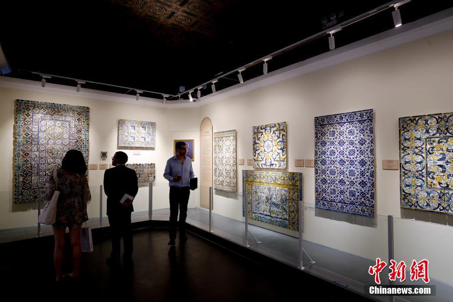 「釉彩國度--ポルトガルのタイル畫500年」展が故宮で開幕　北京