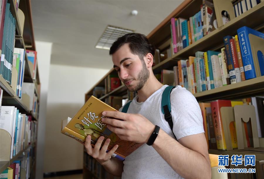 中國(guó)で鍼灸學(xué)ぶ留學(xué)生のジョニーさん