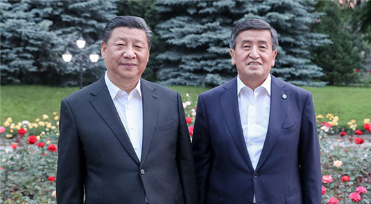 習(xí)近平主席がキルギスのジェエンベコフ大統(tǒng)領(lǐng)と會(huì)談